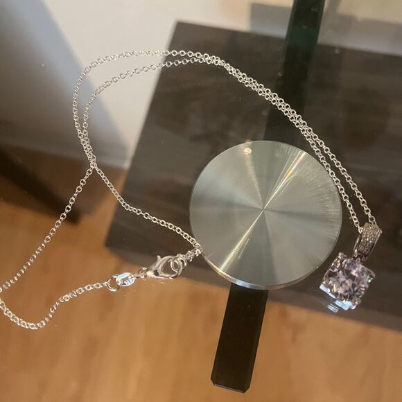 The Solitaire Stunner Pendant Necklace in 925 silver - Picture 4 of 8